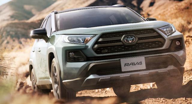 RAV4で快適に車中泊！ニトリのアイテムの活用法